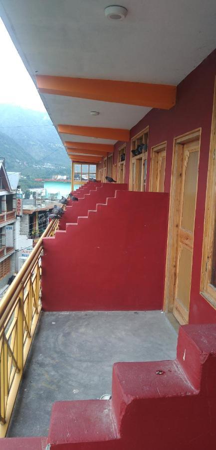 Rasta Cafe And Lodge Manali  Exterior photo