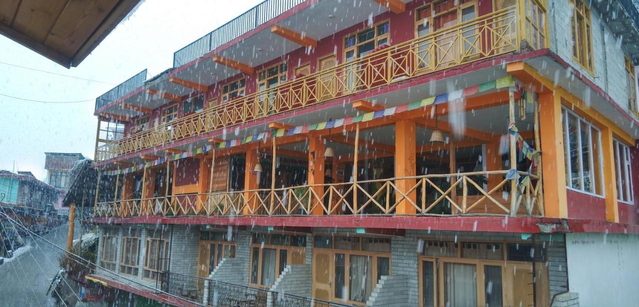 Rasta Cafe And Lodge Manali  Exterior photo